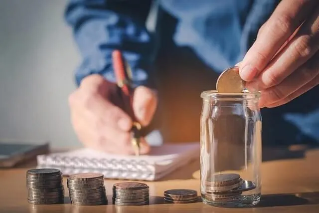 10 Creative Ways To Save and Earn Money On A Move