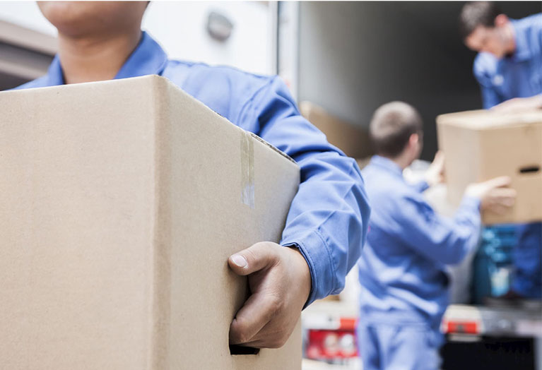 What Are the Advantages of Hiring a Furniture Removal Company?